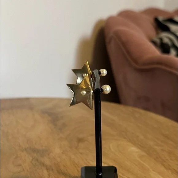 DIOR TRIBALES Star Gold Plated and White Resin Pearl Earrings - Picture 4 of 9